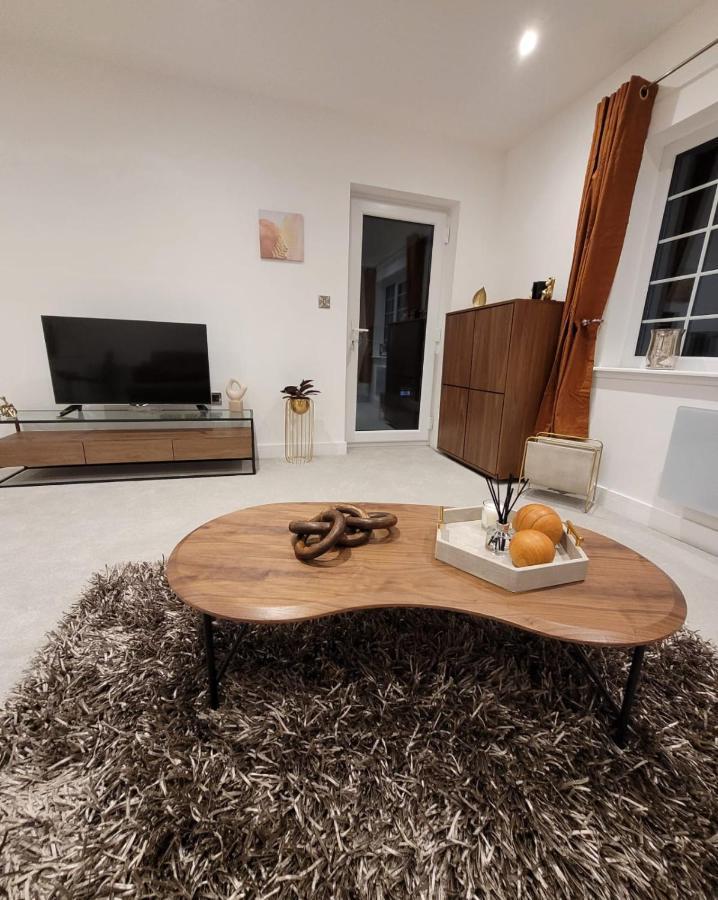 Luxury 1 Bed Apartment In The Centre Of Rochester Wainscot ภายนอก รูปภาพ